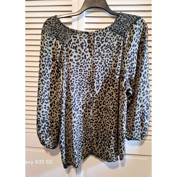 Leopard Print Womens 2X  Blouse With Smocked Shoulders & Elastic Cuffs Lightweig - Picture 2 of 7